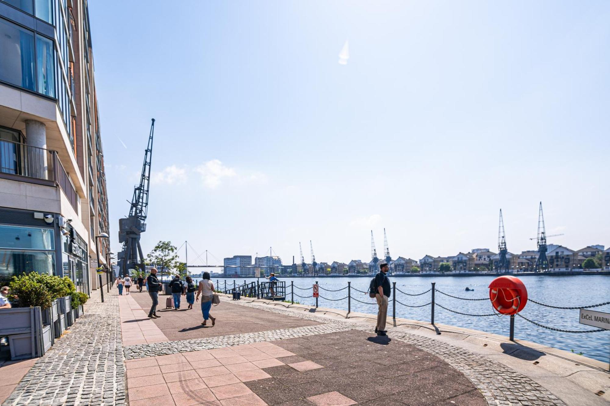 London Excel Waterfront Serenity Londres Exterior foto