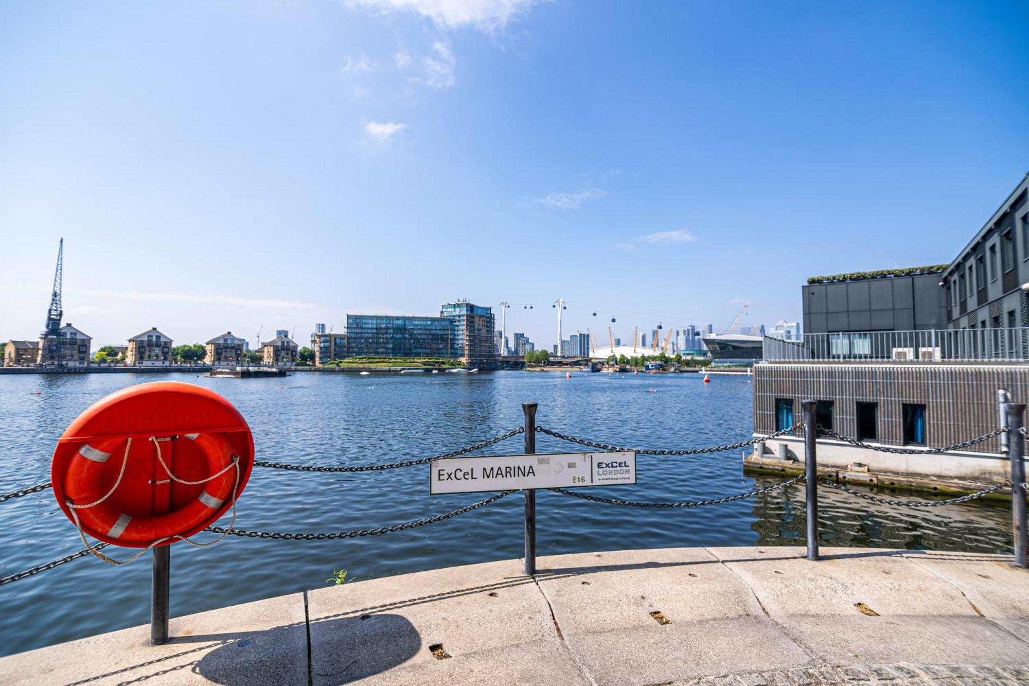 London Excel Waterfront Serenity Londres Exterior foto