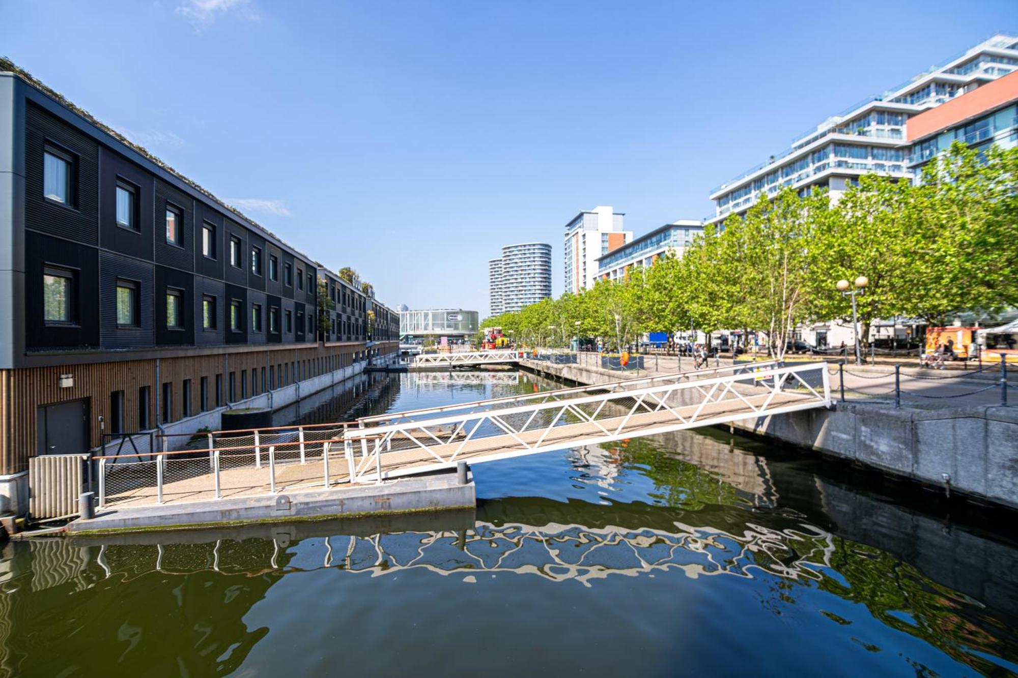 London Excel Waterfront Serenity Londres Exterior foto